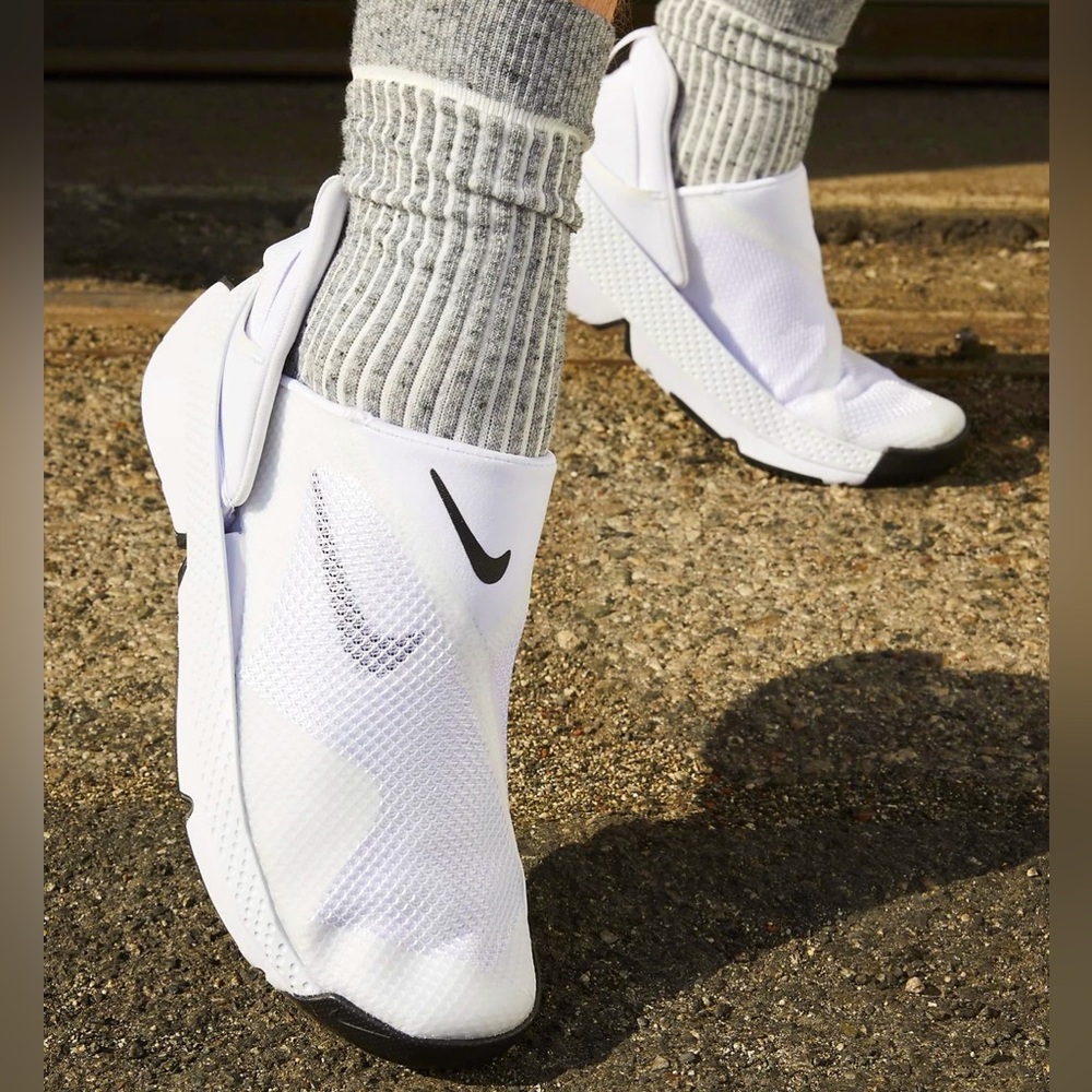 New NIKE Go Flyease Slip-on Sneakers Shoes Sail/White/Black  Womens size 5 and 7